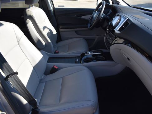 Used 2018 Honda Pilot Touring image 16