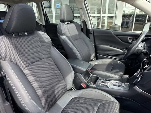 Used 2022 Subaru Forester Premium image 11