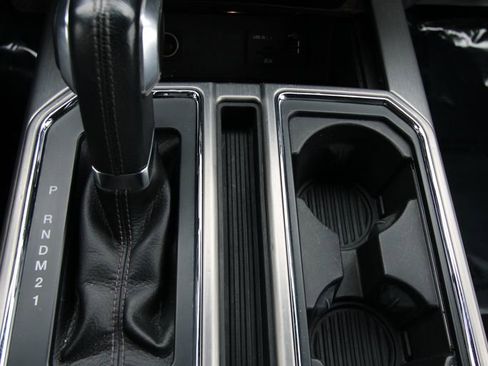 Used 2015 Ford F150 Platinum w/ Equipment Group 701A Luxury image 27