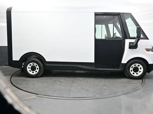 Used 2024 Chevrolet Brightdrop 400 w/ Commercial Equipment Package AWD/4WD image 9