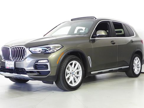 Used 2021 BMW X5 sDrive40i w/ Premium Package image 2