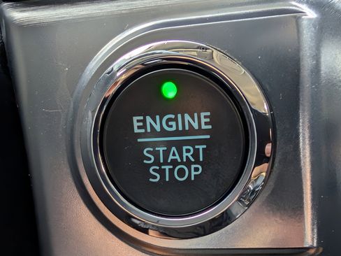 Used 2022 Ford F150 Lariat image 39