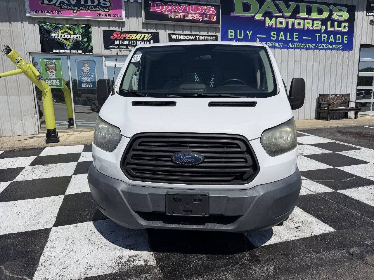 Used 2016 Ford Transit 150 130 Low Roof RWD image 3