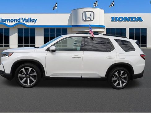 Certified 2024 Honda Pilot Touring image 9