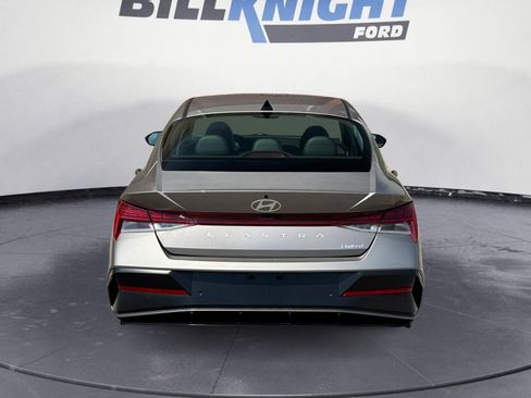 Used 2024 Hyundai Elantra Limited FWD image 4