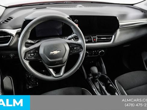 Used 2025 Chevrolet TrailBlazer LT AWD/4WD image 28