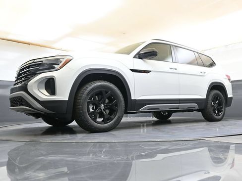 New 2026 Volkswagen Atlas Peak Edition AWD/4WD image 42