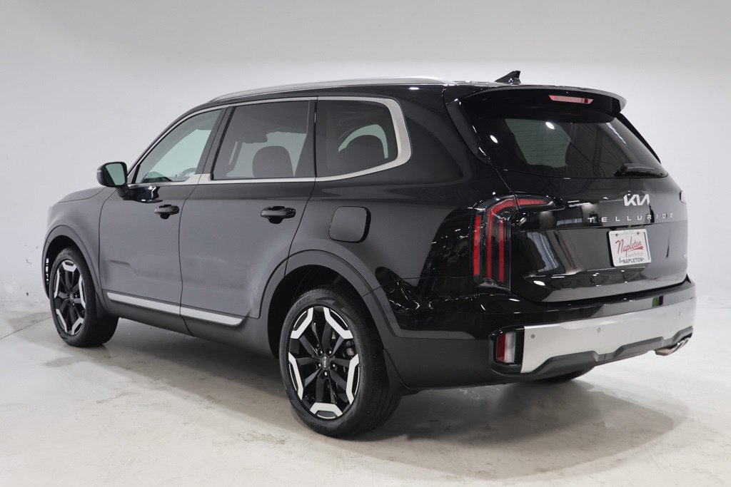 Used 2024 Kia Telluride EX w/ EX Captain's Chair Package AWD/4WD image 9
