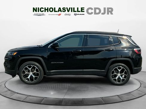 Used 2024 Jeep Compass Limited AWD/4WD image 2