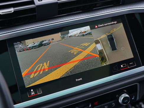 Used 2024 Audi Q3 2.0T Premium Plus w/ Premium Plus Package image 34