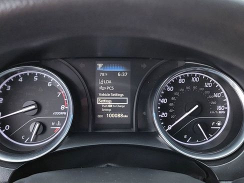 Used 2020 Toyota Camry LE image 23