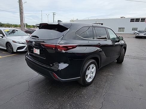 Certified 2024 Toyota Highlander LE FWD image 7