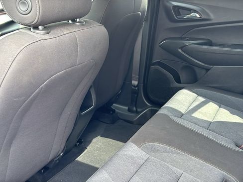 Used 2024 Chevrolet Trax RS FWD image 30