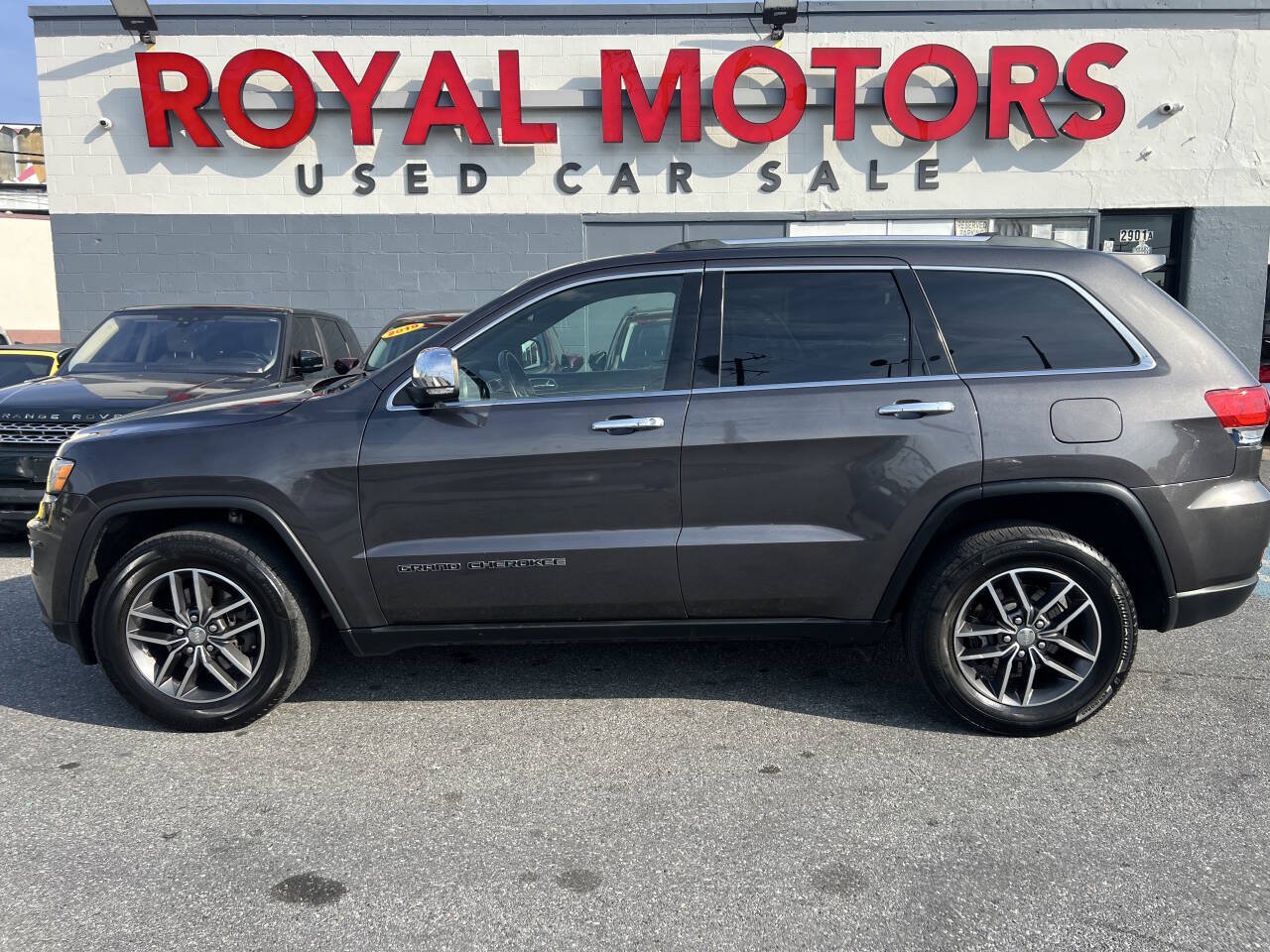 Used 2018 Jeep Grand Cherokee Limited AWD/4WD image 19