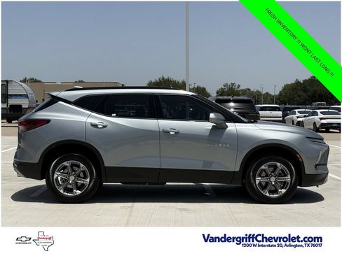 Certified 2024 Chevrolet Blazer LT w/ Convenience Package FWD image 3