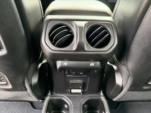 Used 2020 Jeep Gladiator Mojave image 11