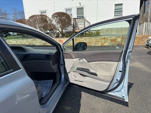 Used 2012 Honda Civic Hybrid Sedan image 18