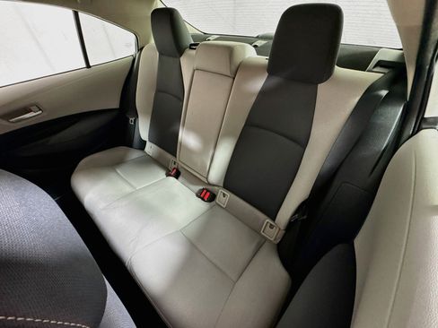 Used 2021 Toyota Corolla LE FWD image 19