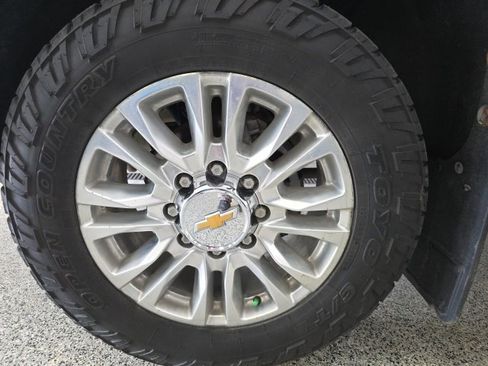 Used 2022 Chevrolet Silverado 2500 High Country w/ Z71 Off-Road Package image 28