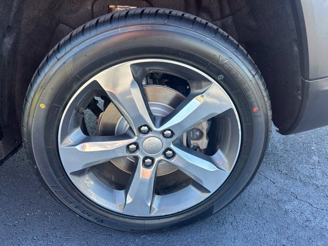 Used 2022 Jeep Grand Cherokee L Limited AWD/4WD image 52