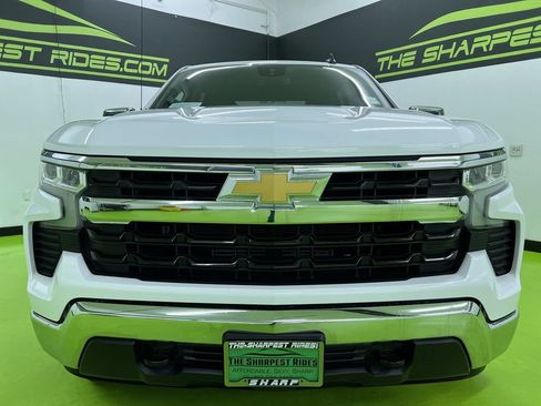 Used 2022 Chevrolet Silverado 1500 LT AWD/4WD image 3