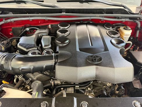 Used 2018 Toyota 4Runner SR5 RWD image 34