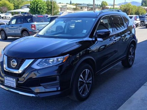 Used 2020 Nissan Rogue SV w/ Premium Package image 4