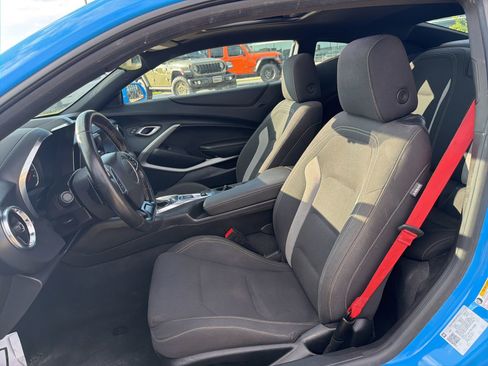 Used 2023 Chevrolet Camaro LT w/ Technology Package RWD image 10