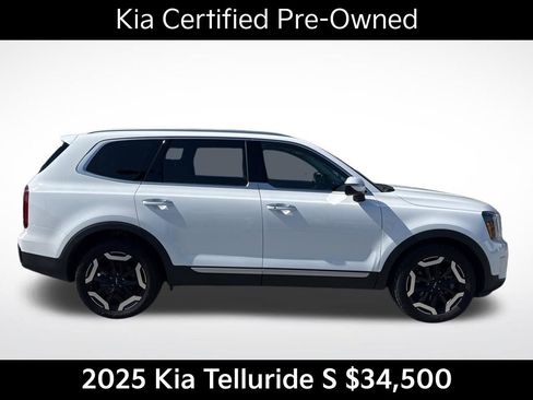 Used 2025 Kia Telluride S image 2