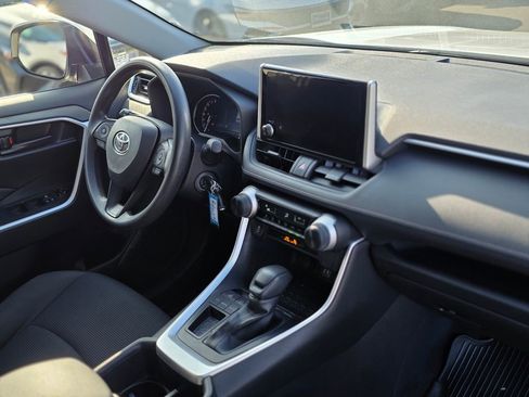 Used 2023 Toyota RAV4 LE image 9