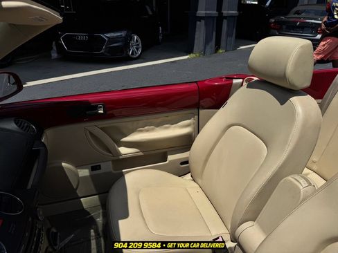 Used 2006 Volkswagen Beetle Convertible w/ Package 1 FWD image 25
