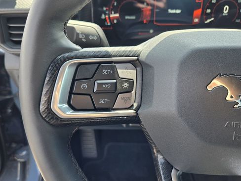 Used 2025 Ford Mustang Coupe RWD image 27
