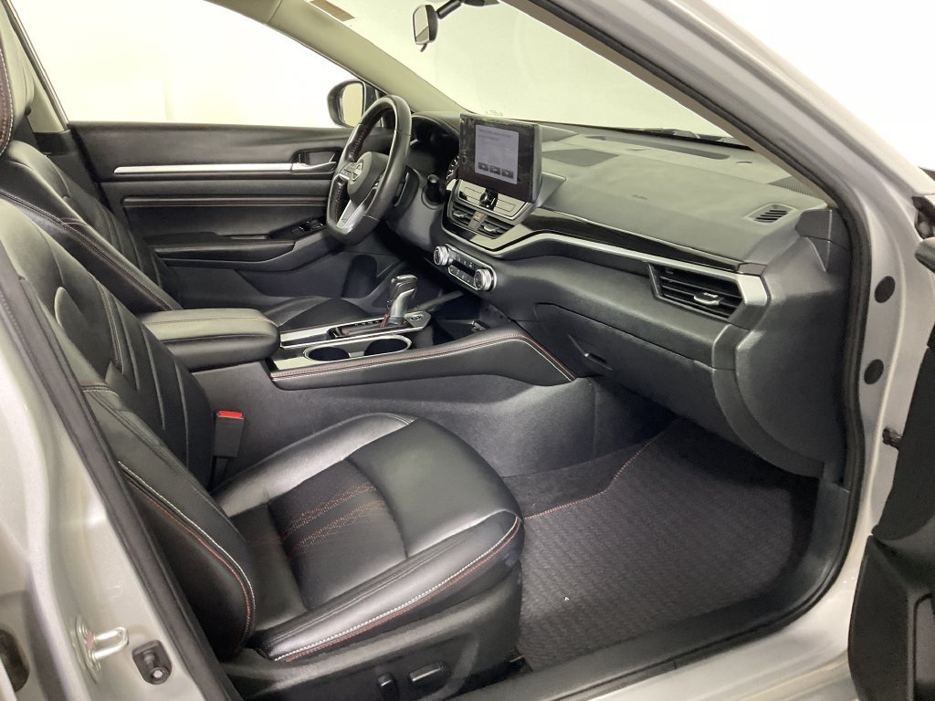 Used 2023 Nissan Altima 2.5 SR w/ SR Premium Package FWD image 25