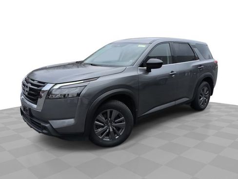 Used 2024 Nissan Pathfinder S image 1