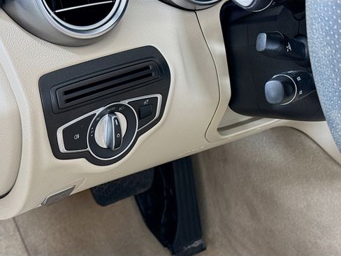 Used 2018 Mercedes-Benz C 300 4MATIC Cabriolet image 10