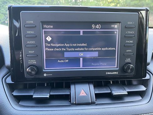 Certified 2022 Toyota RAV4 LE AWD/4WD image 17