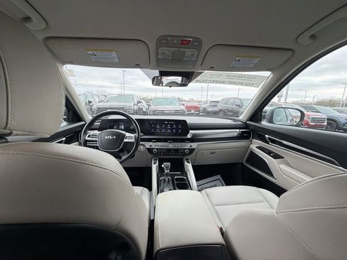 Used 2023 Kia Telluride S image 10