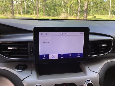 Used 2023 Ford Explorer XLT w/ Equipment Group 202A RWD image 28