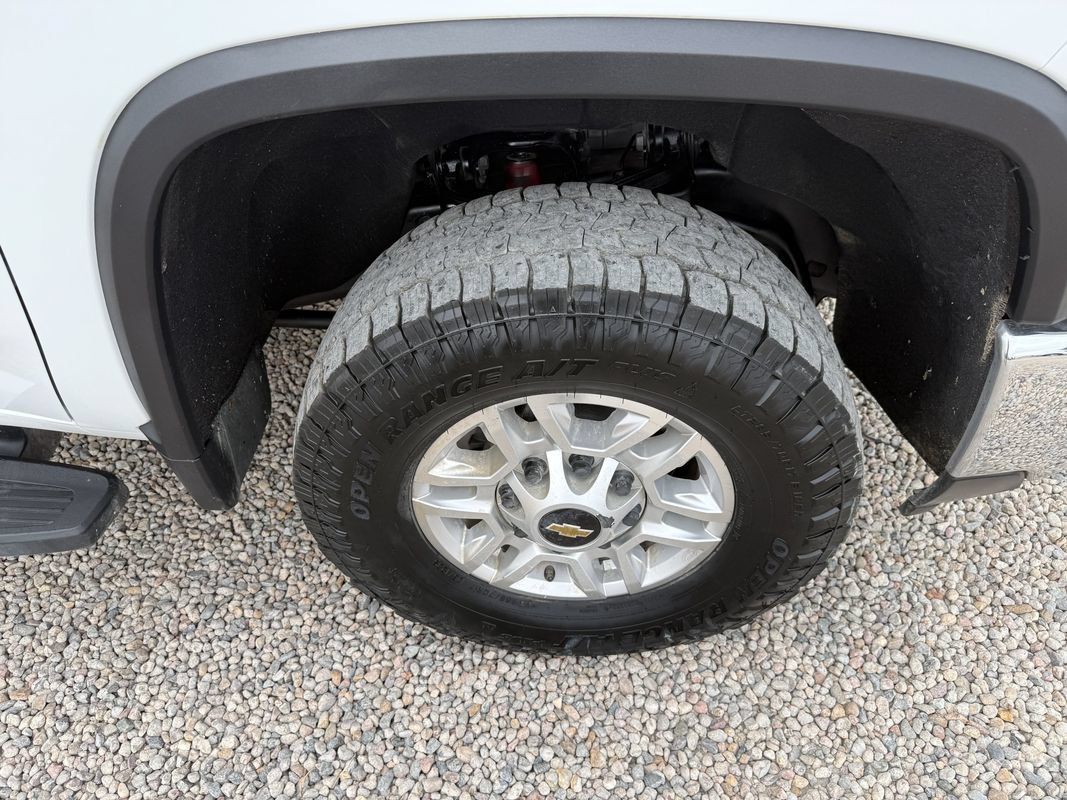 Used 2024 Chevrolet Silverado 2500 LT w/ Convenience Package AWD/4WD image 33