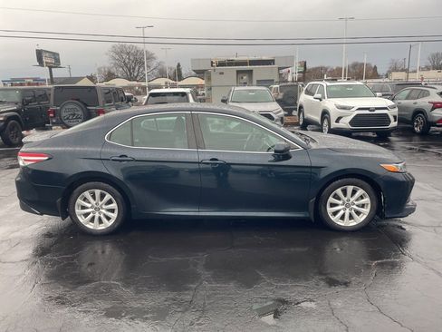 Used 2020 Toyota Camry LE image 4