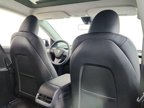 Used 2023 Tesla Model Y Performance image 26