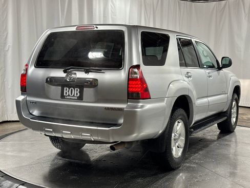 Used 2007 Toyota 4Runner SR5 AWD/4WD image 10