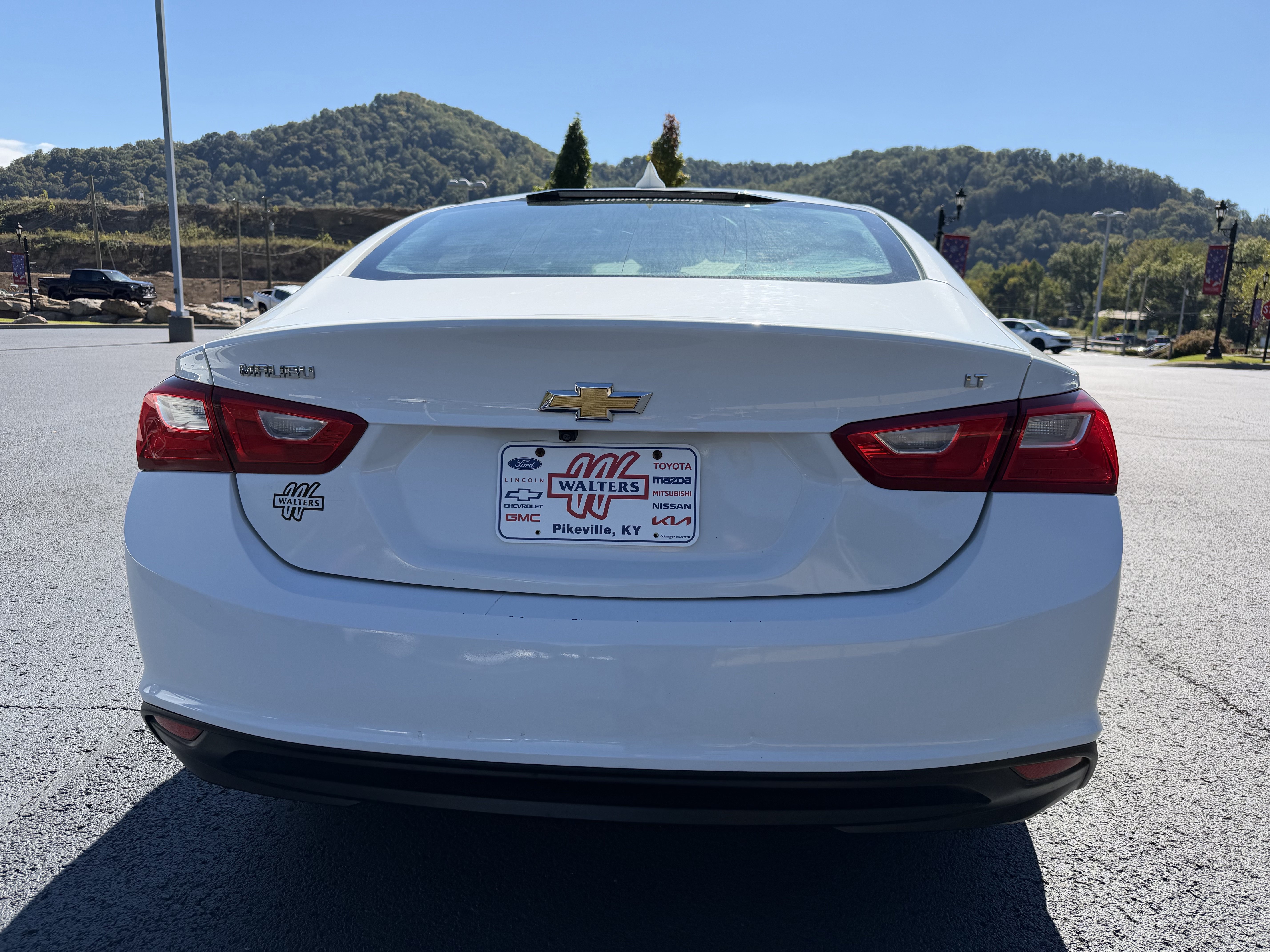 Used 2018 Chevrolet Malibu LT FWD image 6