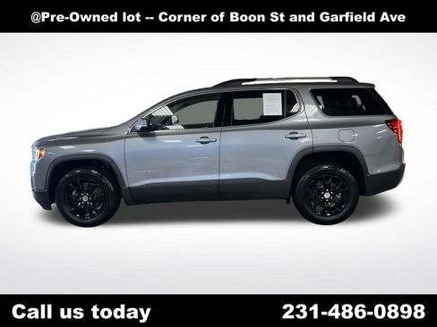 Used 2023 GMC Acadia SLT w/ Preferred Package FWD image 2
