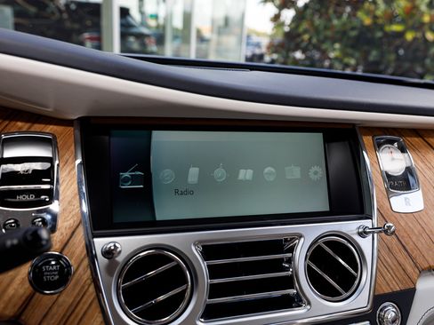 Certified 2017 Rolls-Royce Wraith image 30