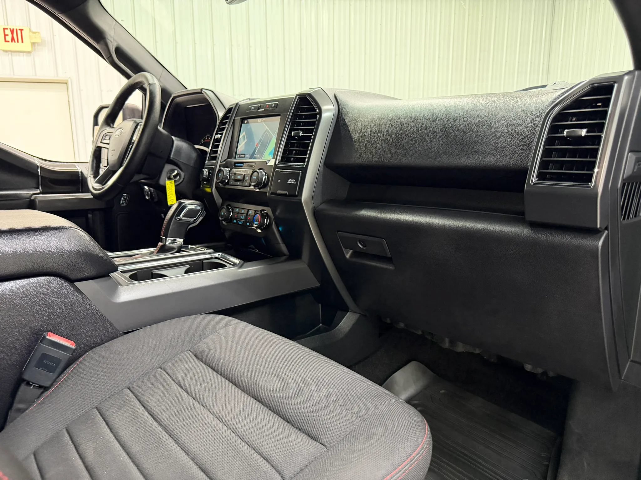 Used 2019 Ford F150 XLT w/ Equipment Group 302A Luxury AWD/4WD image 14