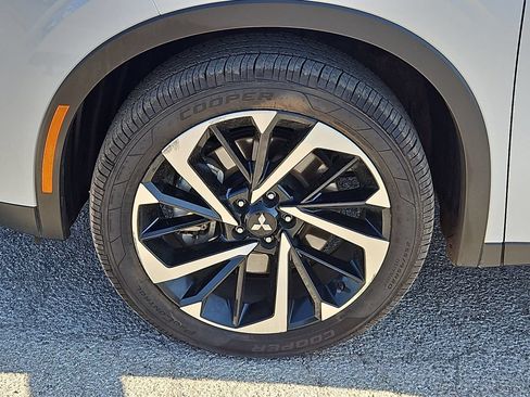 Used 2024 Mitsubishi Outlander SE FWD image 14