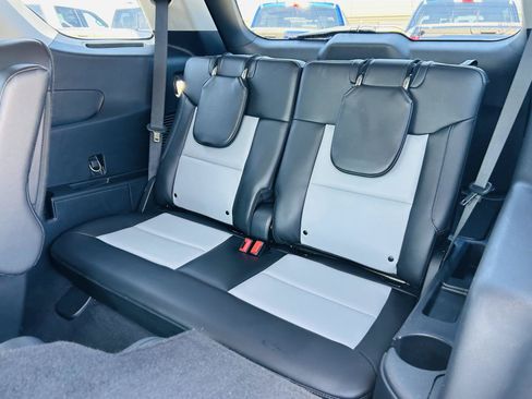 Used 2022 Ford Explorer XLT w/ Equipment Group 202A AWD/4WD image 31