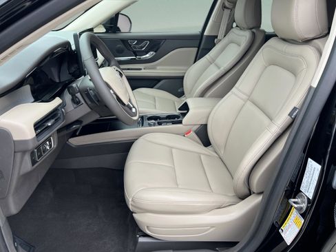Certified 2024 Lincoln Corsair FWD image 17