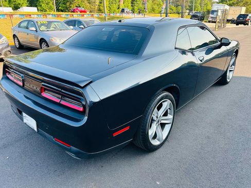 Used 2017 Dodge Challenger R/T RWD image 5